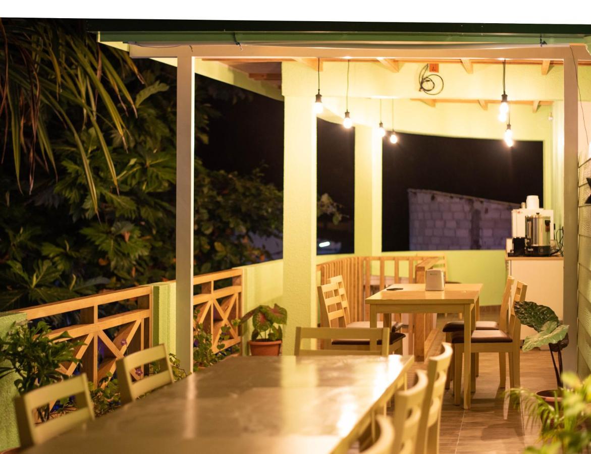 Turtle Maldives - Your Gateway To The Beach & Marine Adventures Await! Omadhoo エクステリア 写真