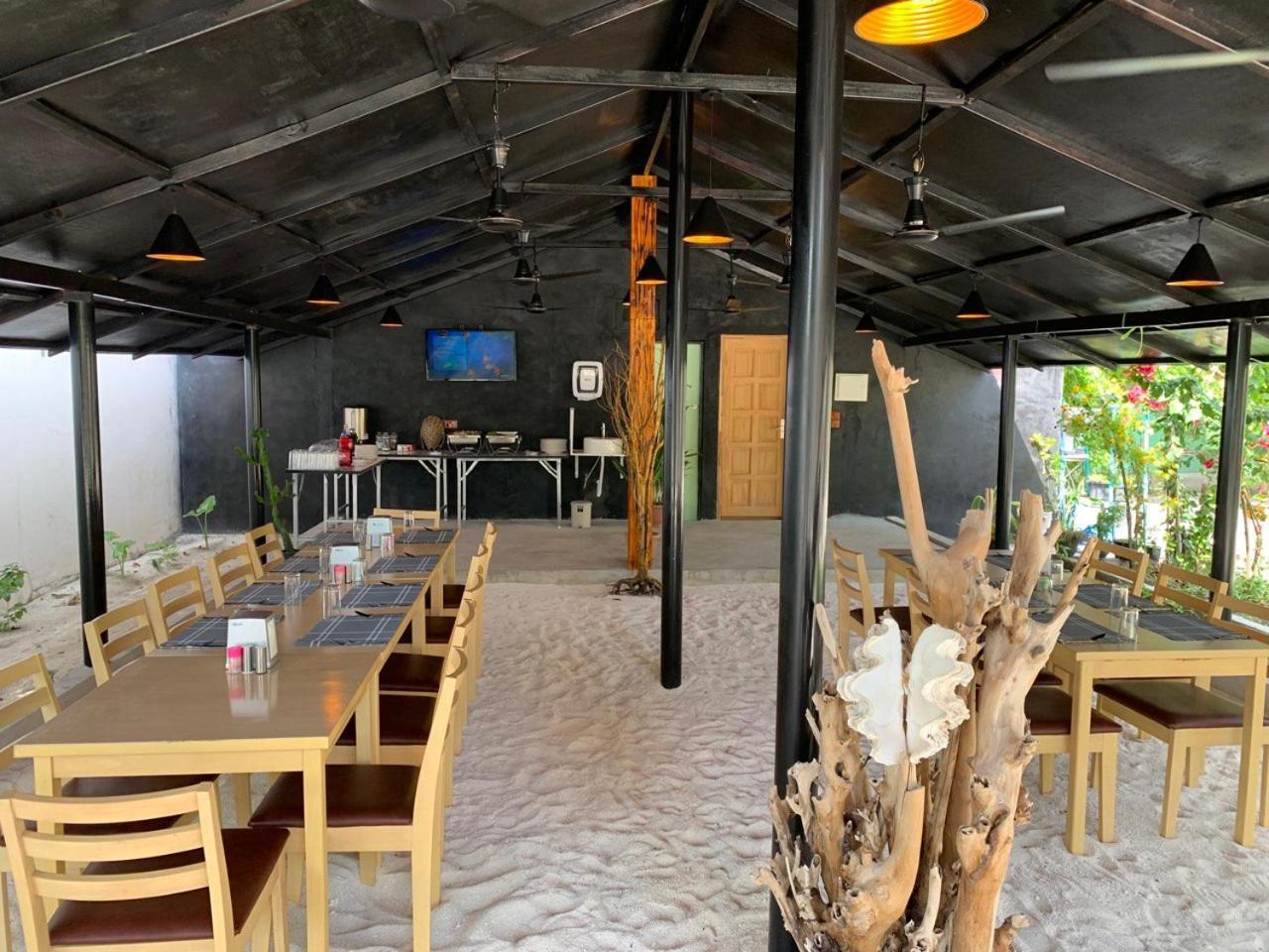 Turtle Maldives - Your Gateway To The Beach & Marine Adventures Await! Omadhoo エクステリア 写真