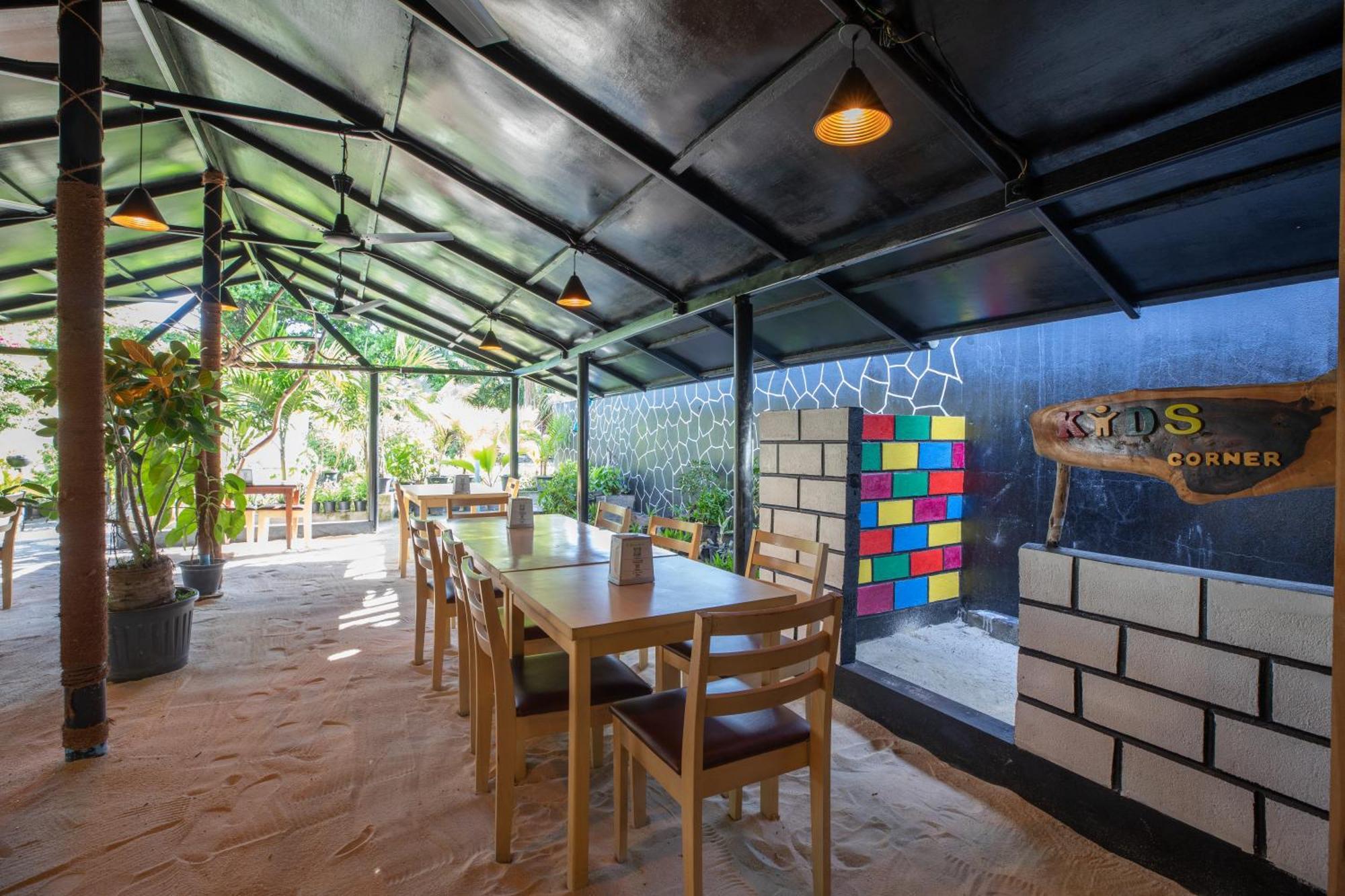 Turtle Maldives - Your Gateway To The Beach & Marine Adventures Await! Omadhoo エクステリア 写真